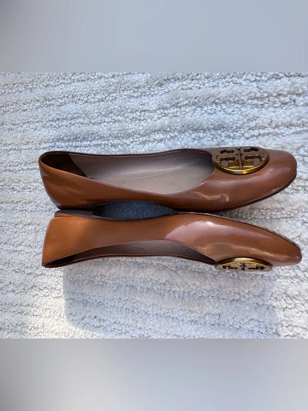 Tory Burch Camel Brown Leather Logo Round-Toe Flats with Gold Emblem